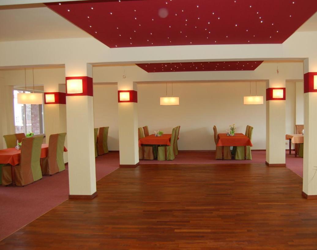 Hotel Europa Gizycko Ngoại thất bức ảnh